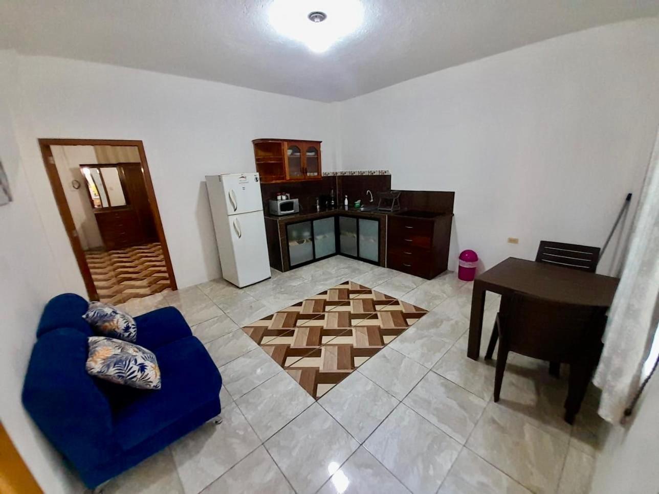 Apartahotel Casa Soleil Puerto Villamil Quarto foto